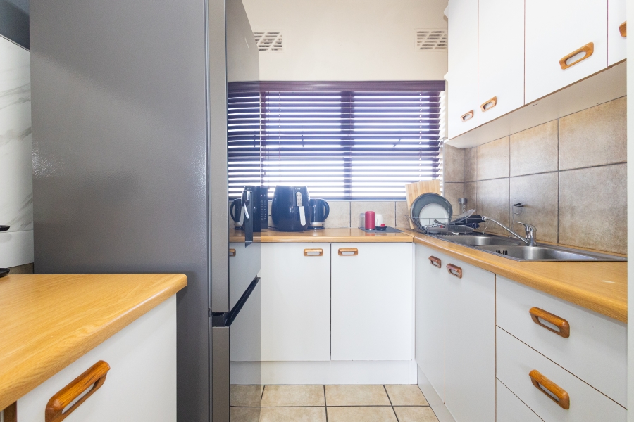To Let 1 Bedroom Property for Rent in Bracken Heights Western Cape